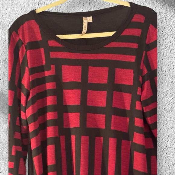 Comfy USA Long Sleeve Tunic Top Size M Abstract Pattern Lagenlook Red Black - Picture 2 of 12